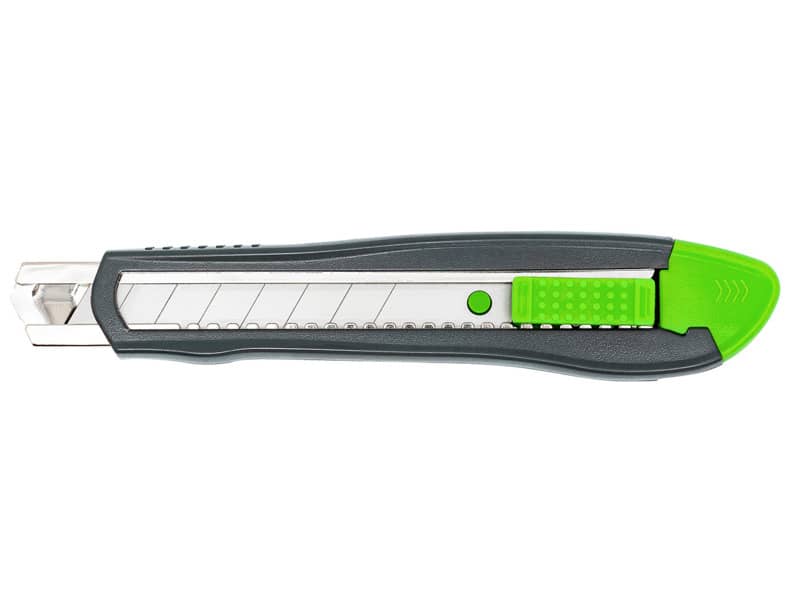 Cutter in metallo con guida Q-Connect 18 mm